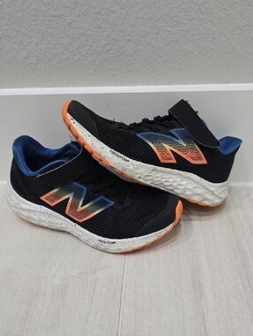 New Balance Kids' Black and Orange Athletic Sneakers Boys Size 1